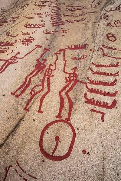 Bibikow, Walter 아티스트의 Sweden-Bohuslan-Tanumshede-Bronze Age carving detail of the Tanum area showing man with big sexual 작품입니다.